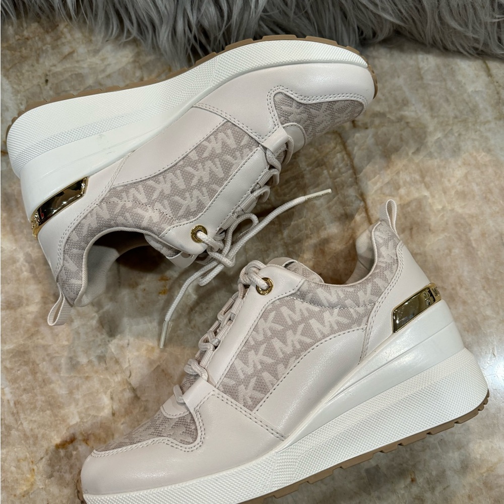 Michael by Michael Kors Women’s Elevated Platform Logo Design Sneakers. New - Picture 4 of 14